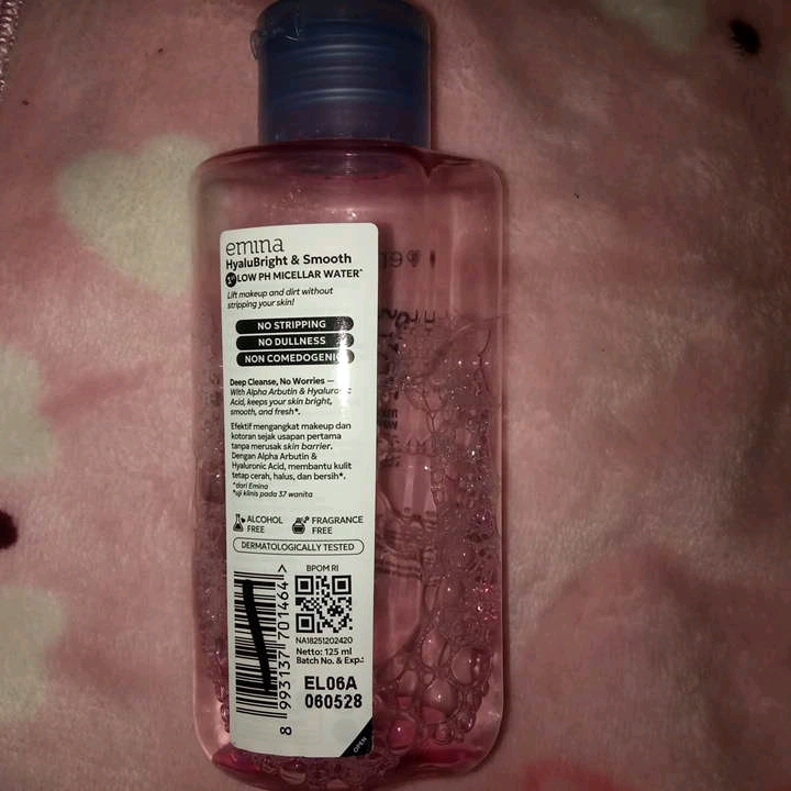 Low pH Micellar Water HyaluBright & Smooth  imgfdn-46a8d520-8068-4c9a-8d9b-ac4d173f77eb