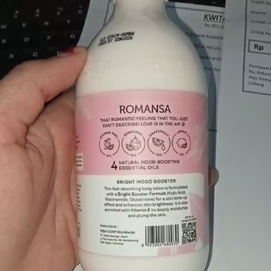 Bright Mood Booster Body Lotion - Romansa imgfdn-812ed3a2-13d9-4018-8037-d6e7058bfbb3