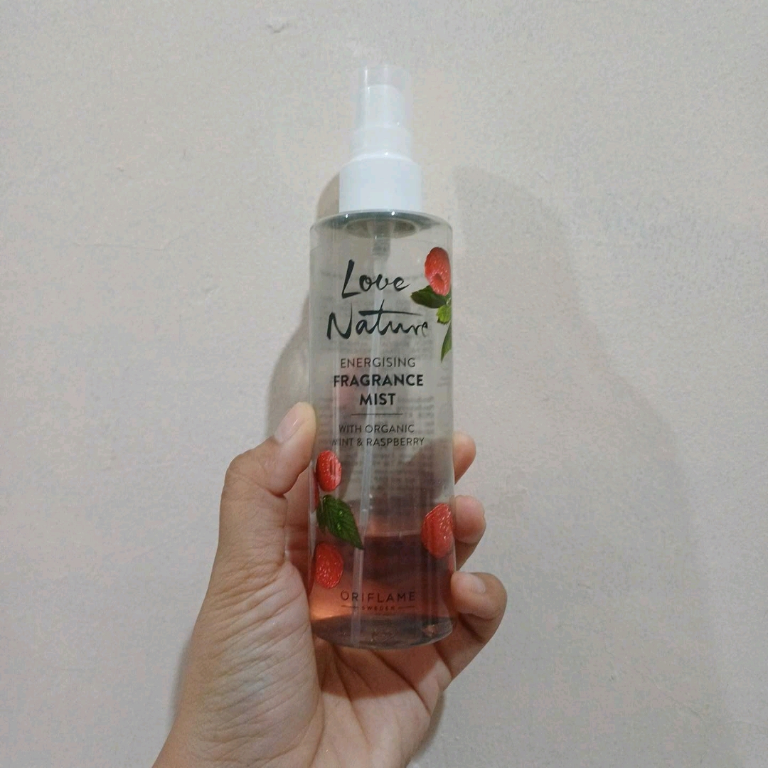 Love Nature Energising Fragrance Mist - Mint & Raspberry imgfdn-18a3be36-da96-4709-91d2-24737b3d200b