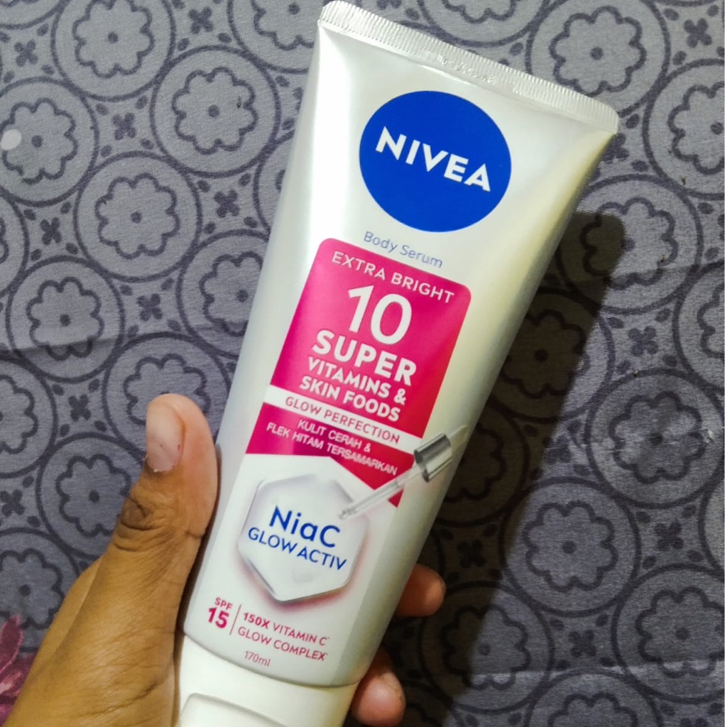 Extra Bright Body Serum 10 Super Vitamin & Skin Food imgfdn-27bf6efb-5b36-4acb-8085-fc13b3e3746e