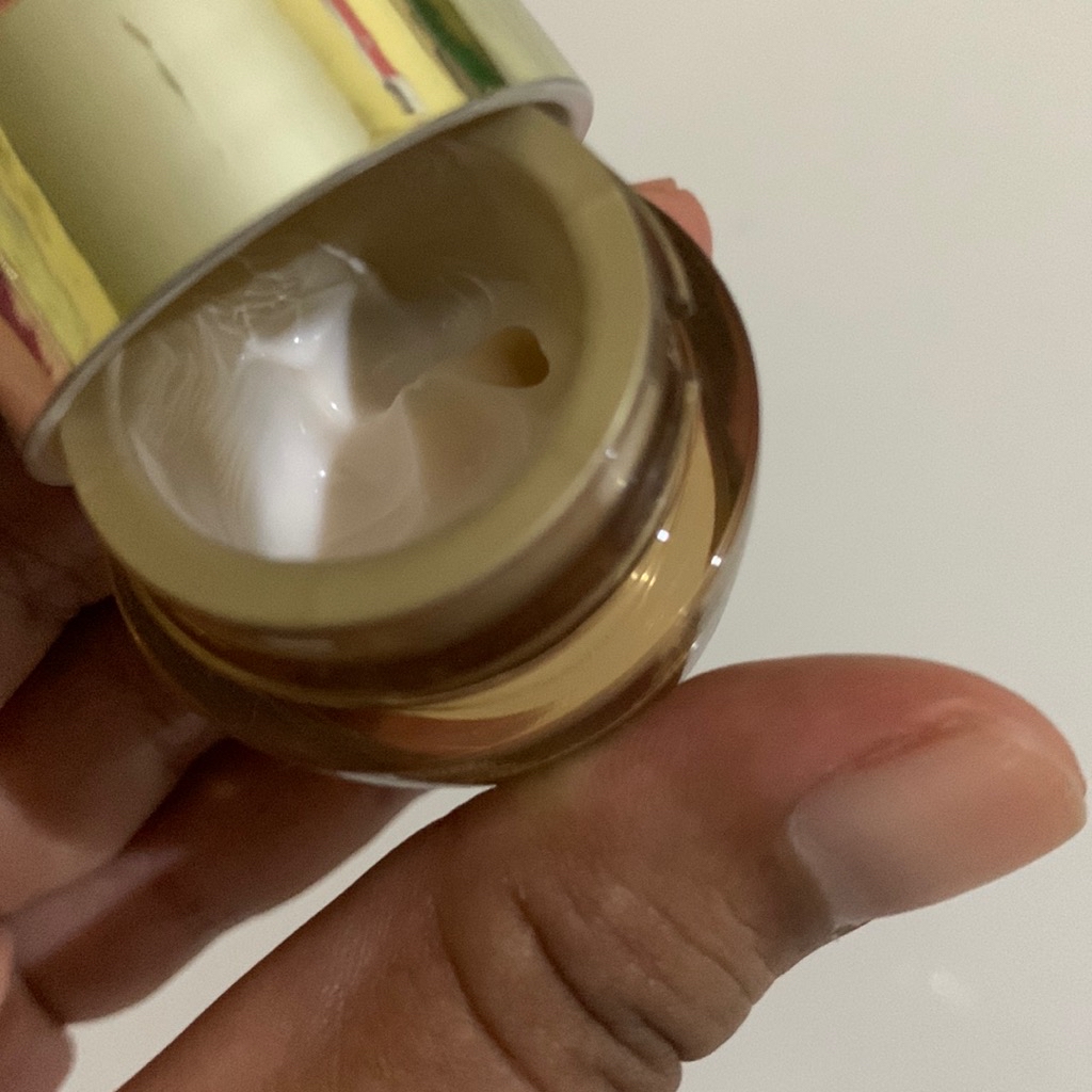 Revitalizing Supreme+ Global Anti Aging Power Eye Balm imgfdn-f55b0315-d0e9-45f3-ad75-b10581195227