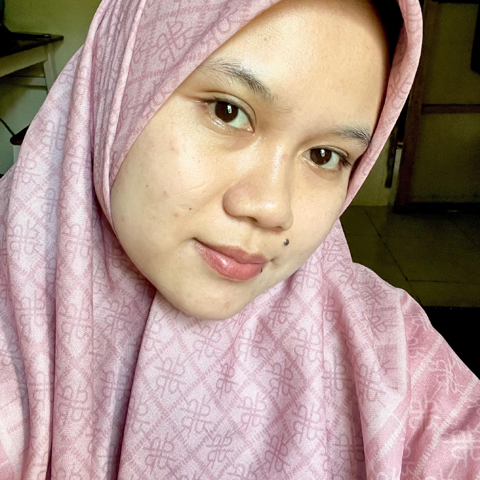 Licorice Milky Spotlight Toner imgfdn-b18a5c69-7bdb-4631-853f-93aa17538617