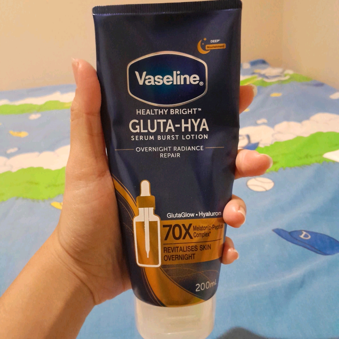 Healthy Bright Gluta-Hya Overnight Radiance Repair imgfdn-0c734a85-58f1-4aab-8378-4452613af596