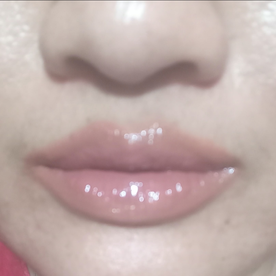 Lip Petals - River imgfdn-bf43b13d-9c3a-4e1e-81e7-4dd01d0de120