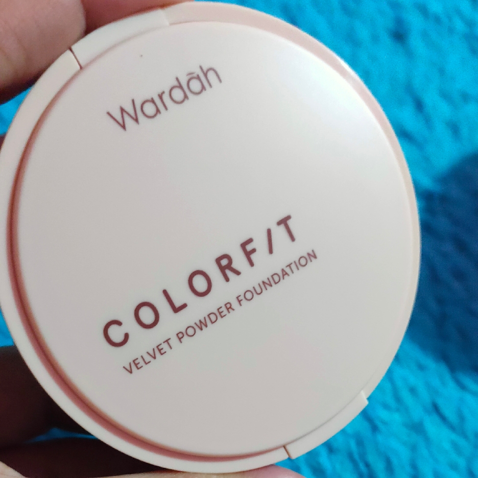 Colorfit Velvet Powder Foundation - 33W Olive Beige imgfdn-1796bc90-c19f-478c-a13d-f41b95ff9600
