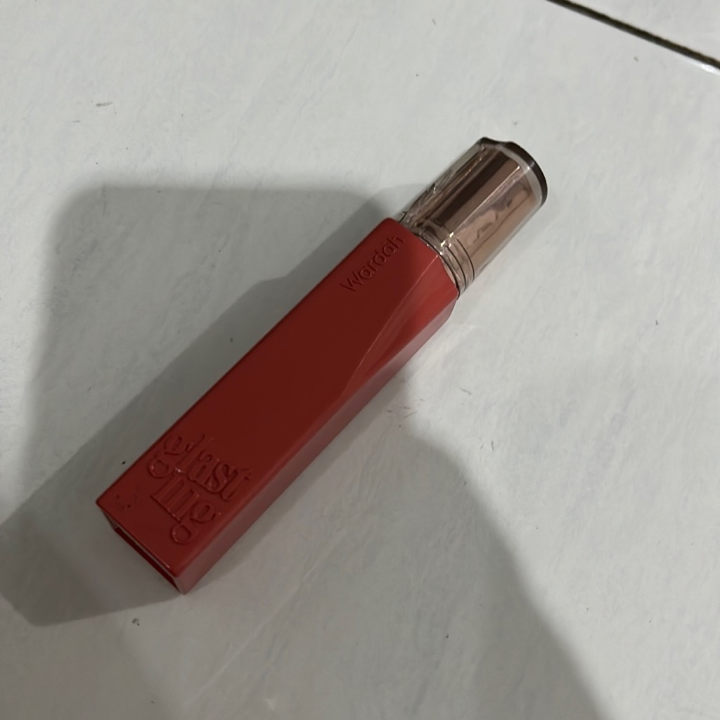 Glasting Liquid Lip - 02 Peach Polish imgfdn-b86c3127-1129-4474-9c94-b171883f2959