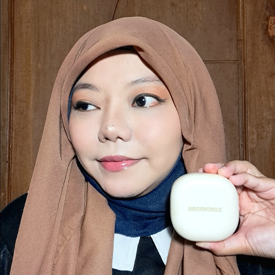 Silky Blur Powder - N10 Light Beige imgfdn-2aa169c9-3a23-42d1-83be-b7a027700f38