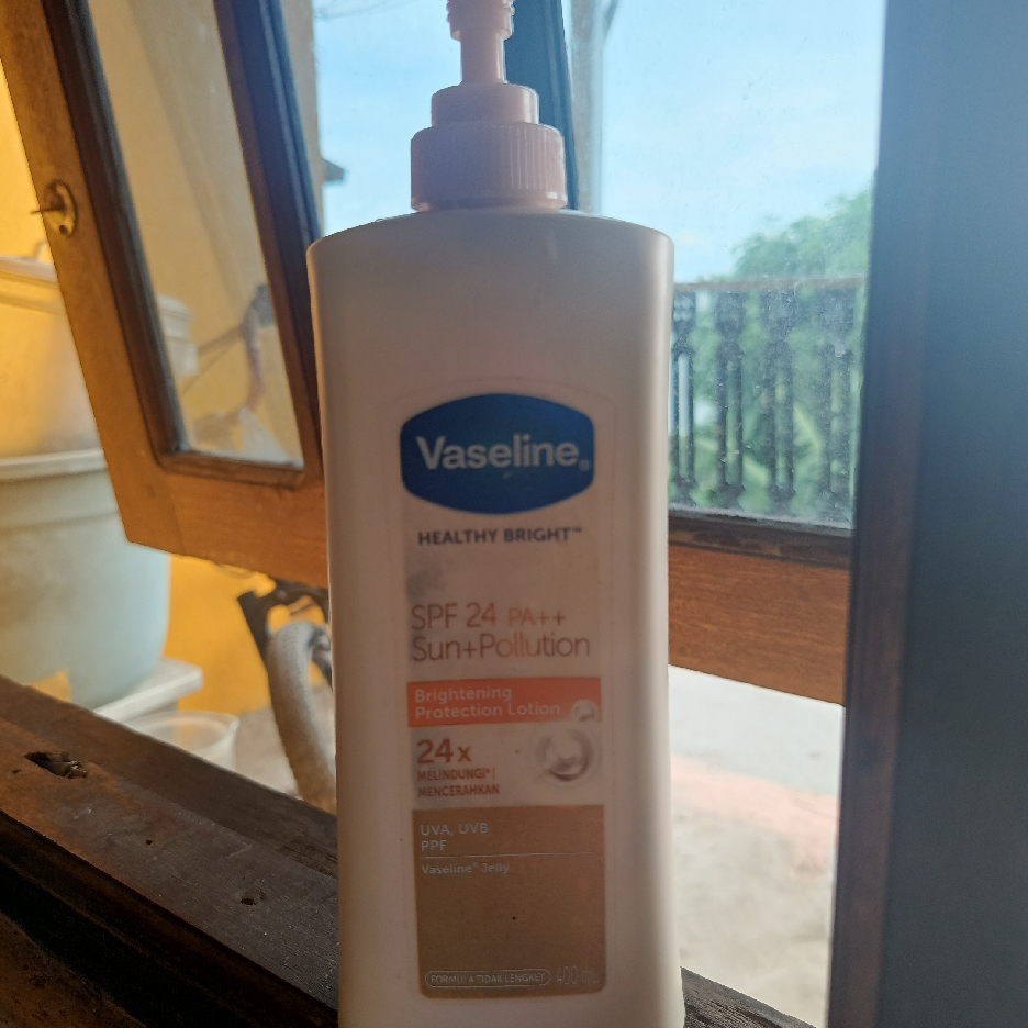 Healthy Bright SPF 24 imgfdn-6dd3dac6-2943-4b3d-9ff2-0632d4be4ee1