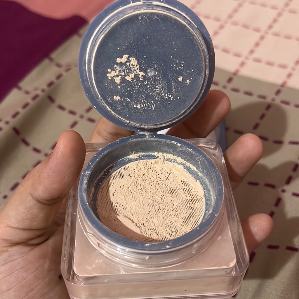 Hooman Under Control HD Blur Loose Powder - 03 Light imgfdn-15002596-5053-4222-8507-a471475f44db