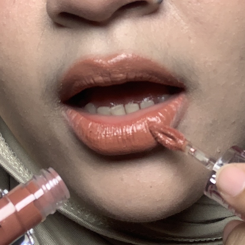 Dream Glow Lip Gloss - Peachy imgfdn-c25e9109-d3eb-4643-82ca-0067a1e56ea9