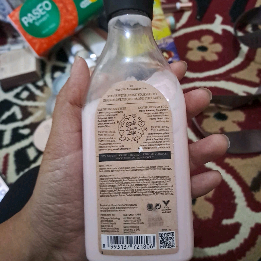 Body Lotion - Bulgarian Rose & East Nusa Vanilla imgfdn-61e8c6b9-ea01-4164-b521-8fd65bae4f9f