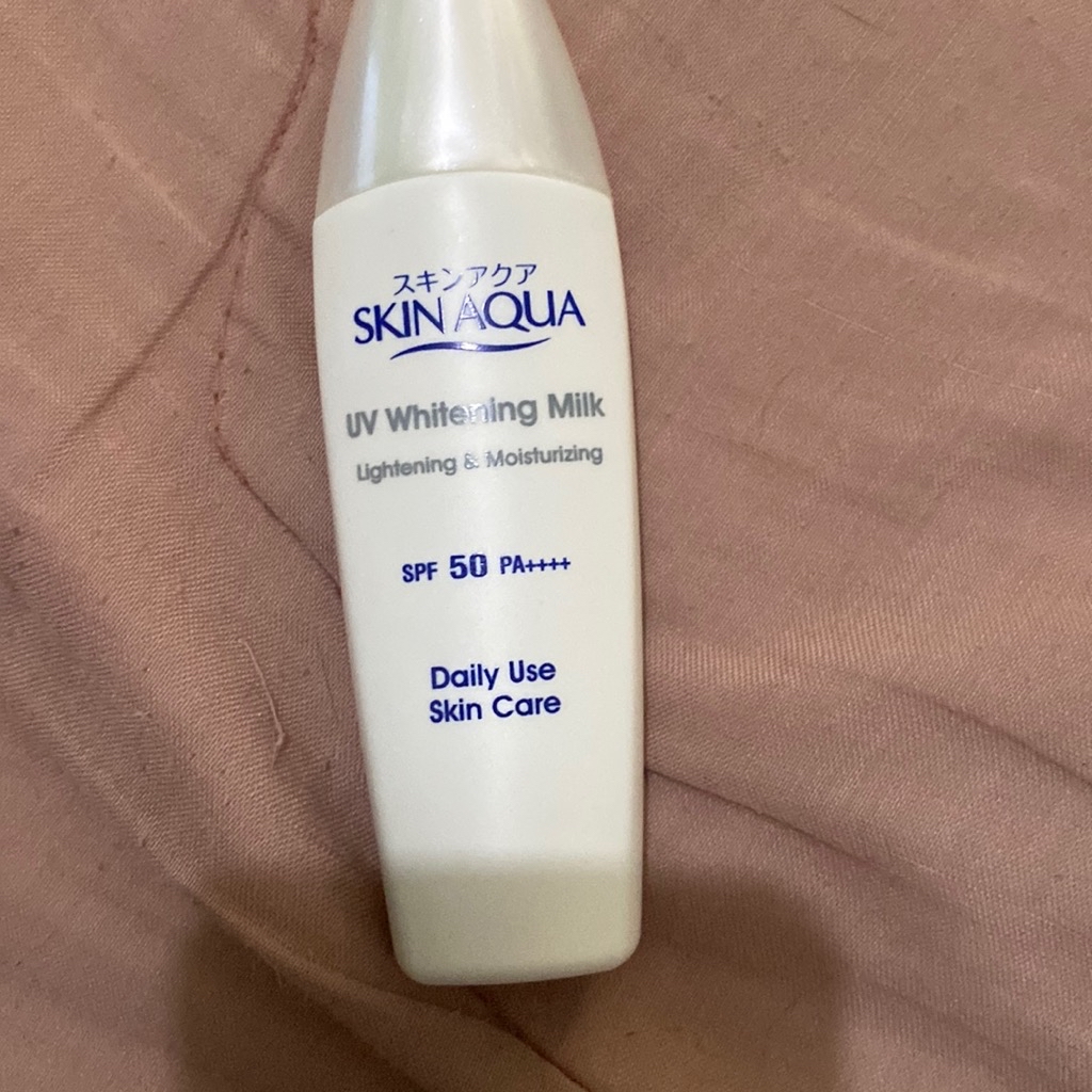 UV Whitening Milk imgfdn-31b7a379-8a1a-4720-bfb4-bab756cede44