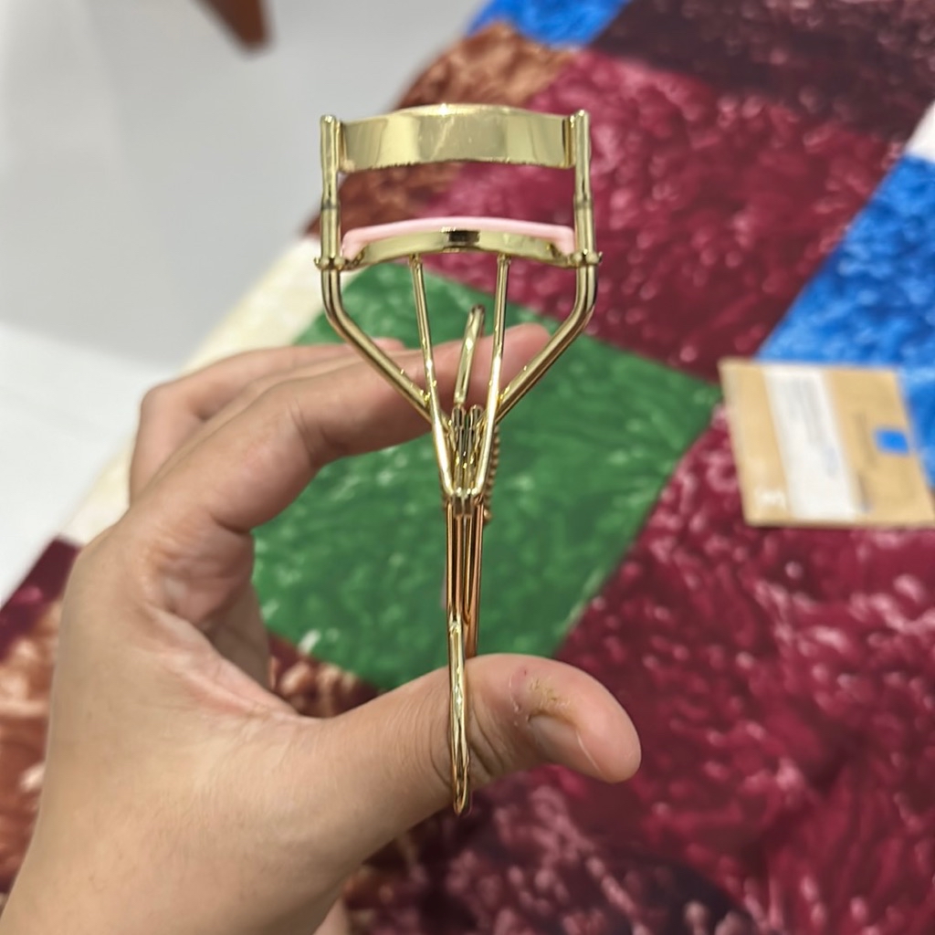 It Curl Eyelash Curler imgfdn-5c5d48b5-b743-4ff9-9ff0-30d6c8a09939