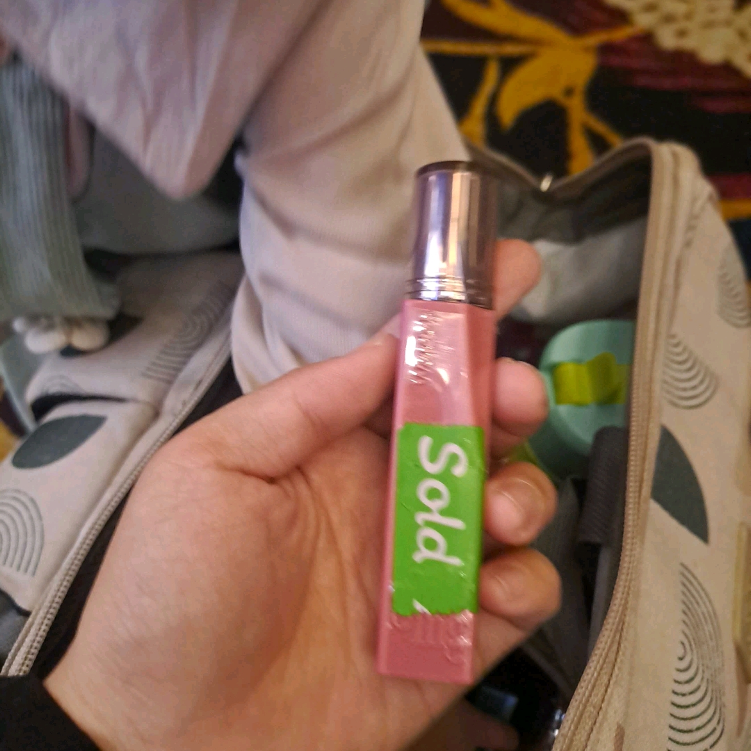 Glasting Liquid Lip - 06 Ruby Sparks imgfdn-46523065-e149-4544-b1ee-150bcb0f6cd5