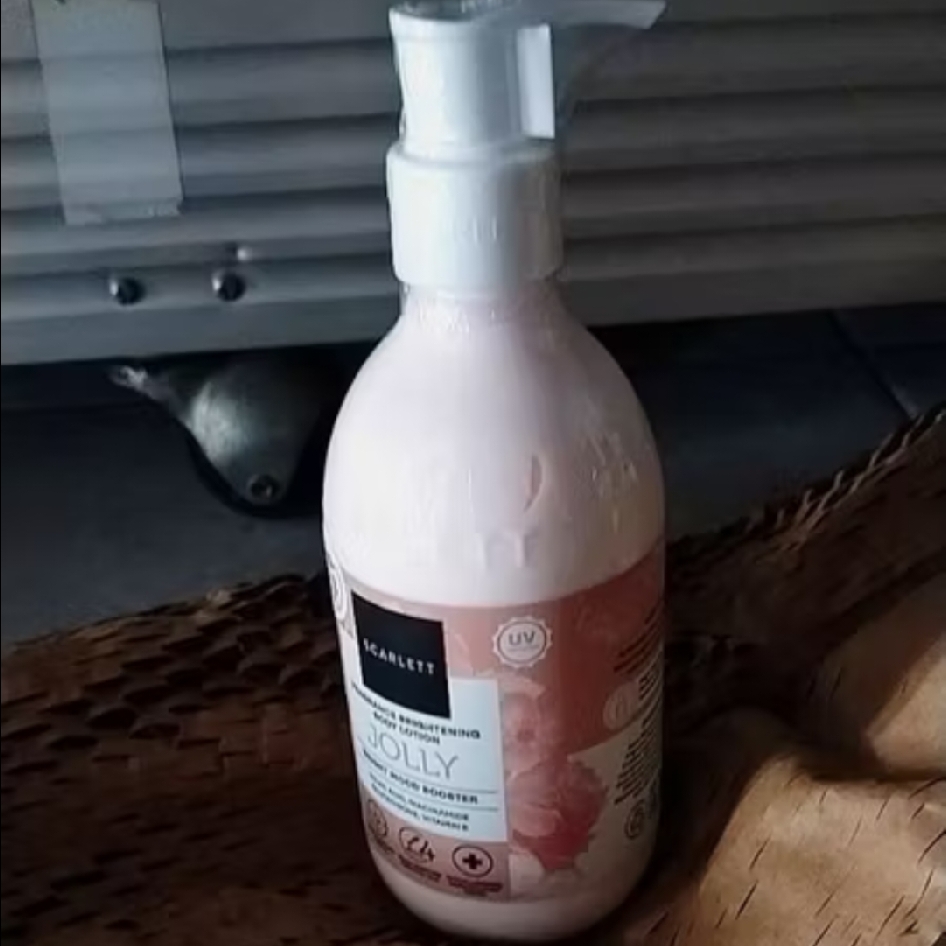 Bright Mood Booster Body Lotion - Jolly imgfdn-7ad52886-04d1-44da-bd65-eeef7d2b5fb1