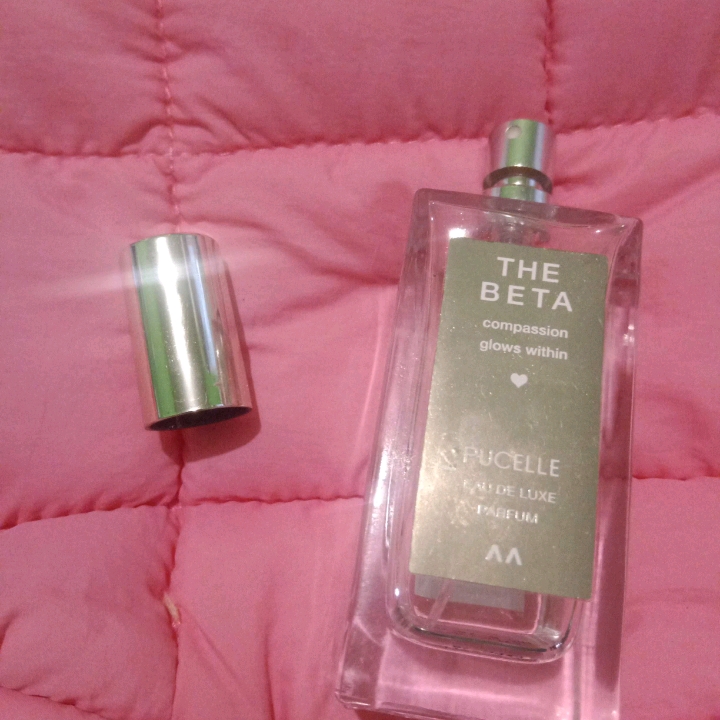 Eau De Luxe Parfum - The Beta imgfdn-01cf55c8-9a08-4471-a90f-77cefbcb2488