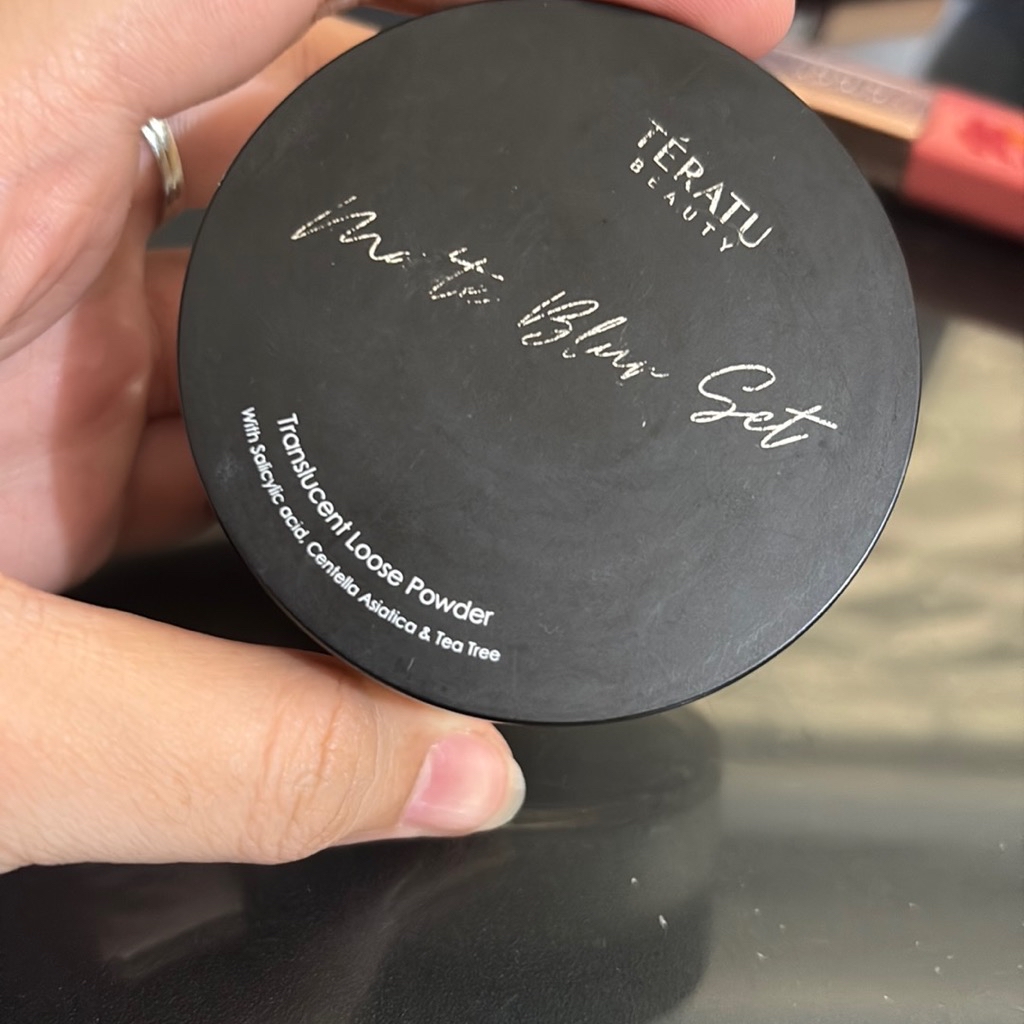 Matte Blur Set Translucent Loose Powder imgfdn-2b5a3f0e-3ecc-47cd-b251-c83466436993