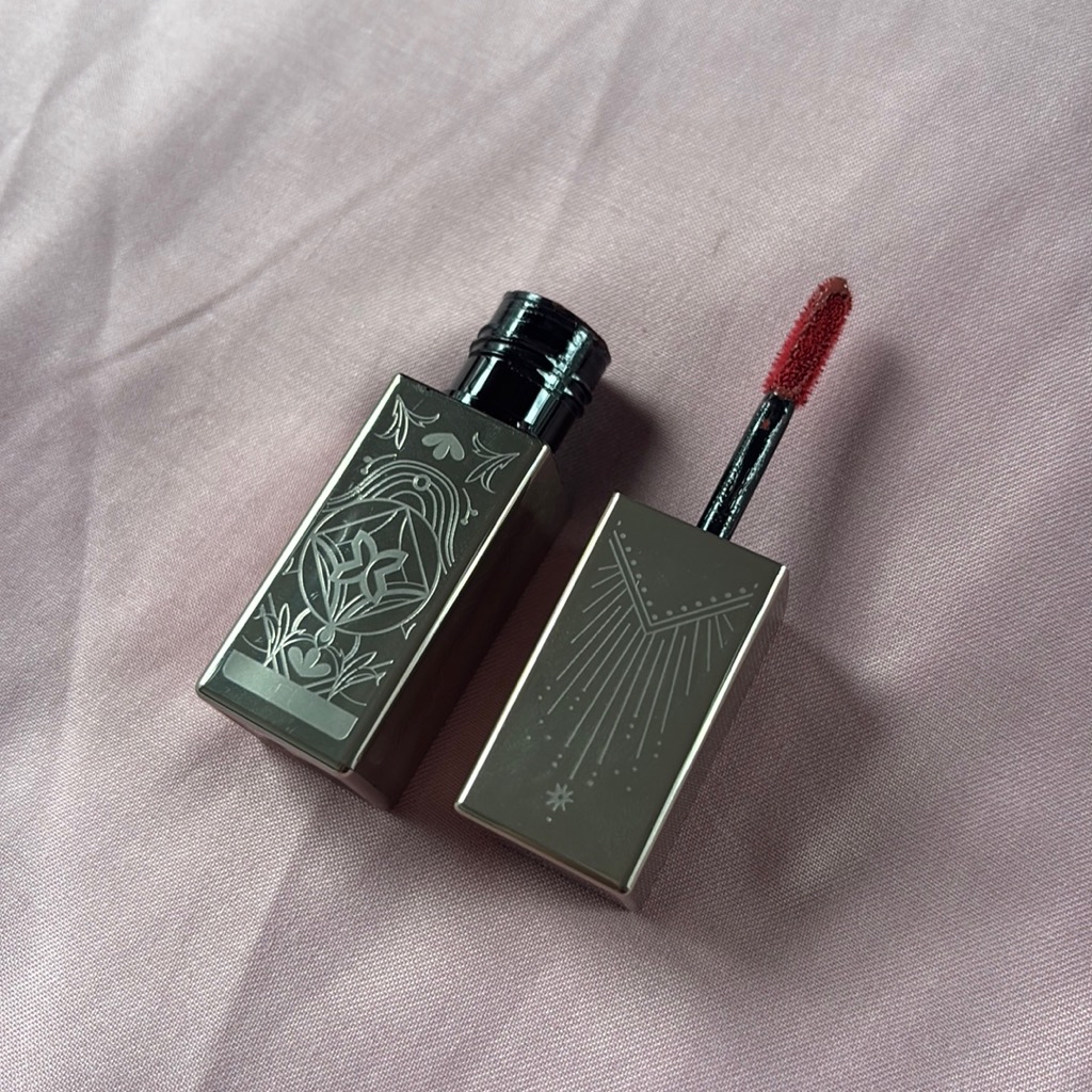 Glassy Lip Lacquer X Hian Tjen - 410 Chrome imgfdn-5cf3413a-4a2c-49cf-bf13-037695a4d07b