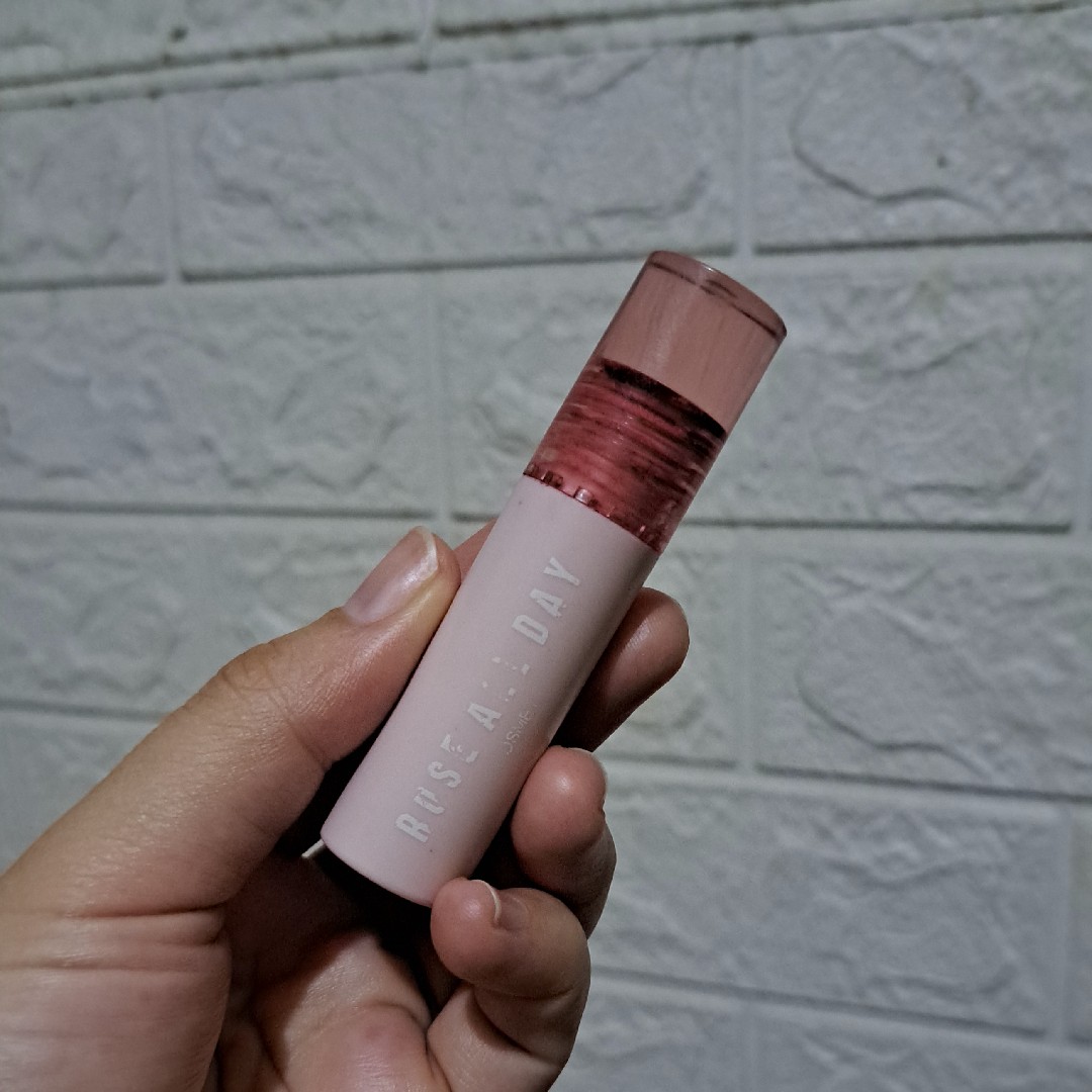 Plush Lip Tint - Opera Night imgfdn-871d6296-e1d8-46e4-ad76-1771158bab91