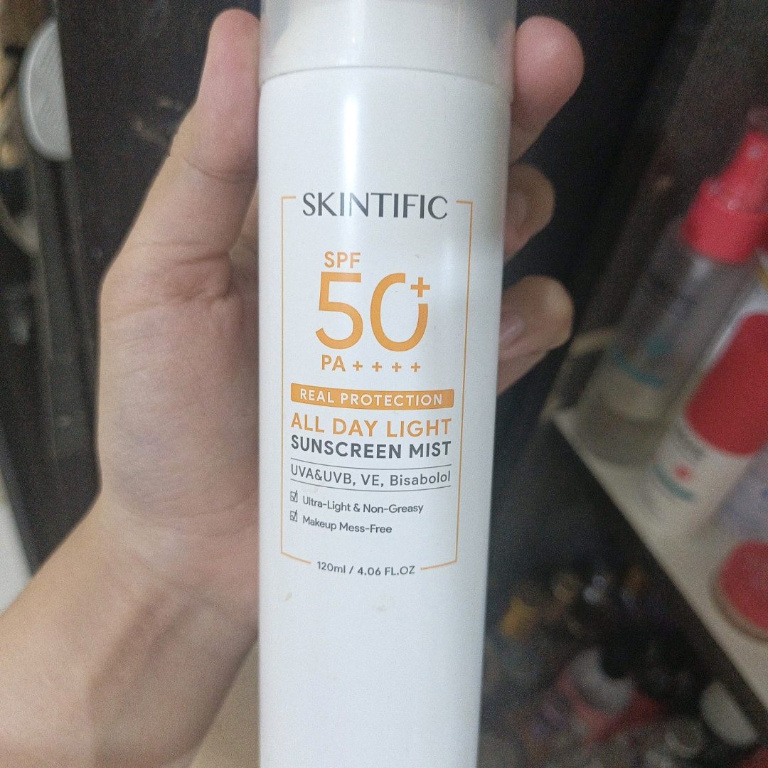 All Day Light Sunscreen Mist imgfdn-8859bea0-0fa8-451f-a89f-8c5e7c8a01ca