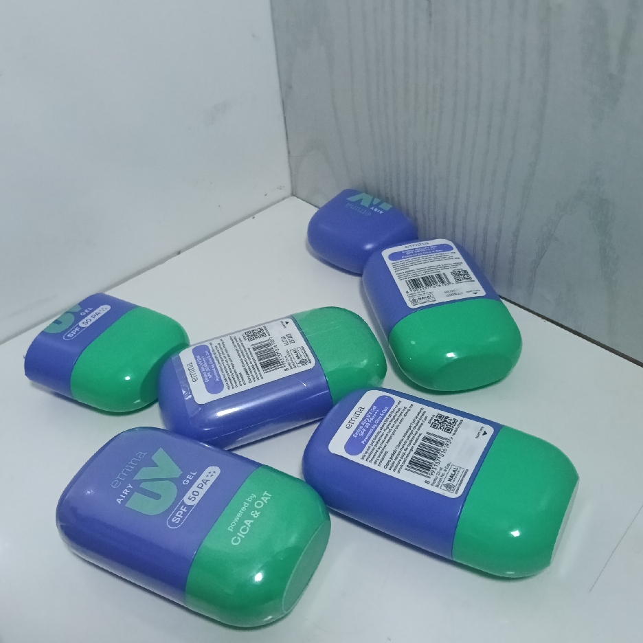 Emina UV Gel Sunscreen SPF 50 PA++++ - Airy imgfdn-a81c2b79-ecb9-4092-a651-b6bc2a6de33f