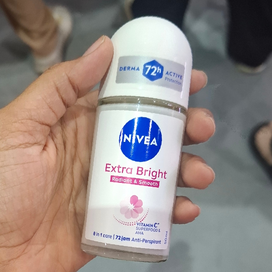 Extra Brightening 8 Superfood Deodorant imgfdn-4b9be740-6db3-425d-ba05-d05769ad55d6