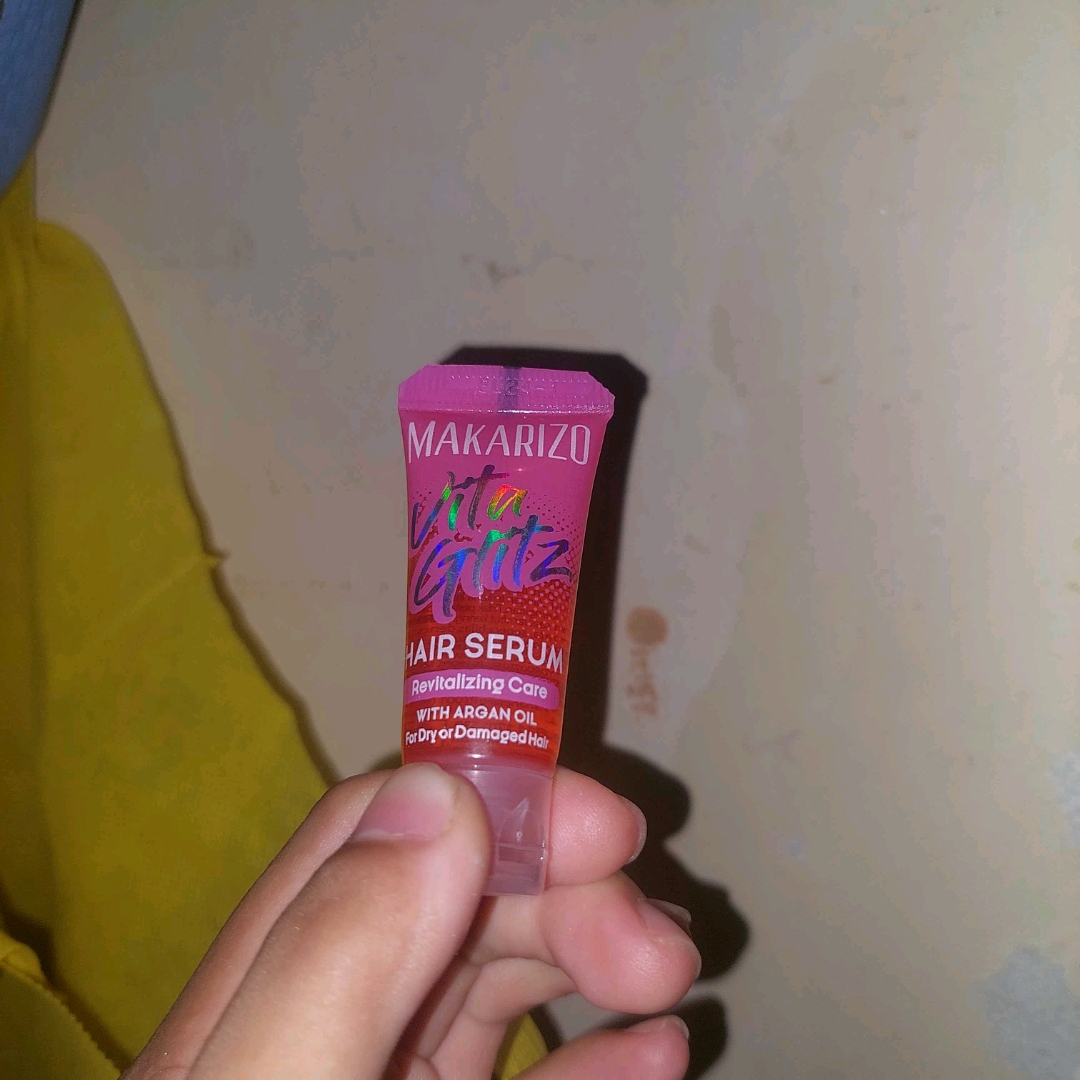 Vitaglitz Hair Serum - Revitalizing Care imgfdn-3f934031-c623-4050-9adc-37e39343a049
