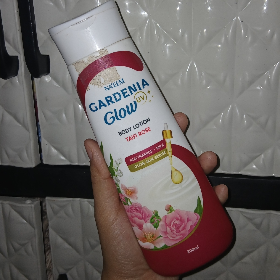 Gardenia Glow Body Serum - Taifi Rose imgfdn-19266778-0418-40e1-a312-44b208b478a3
