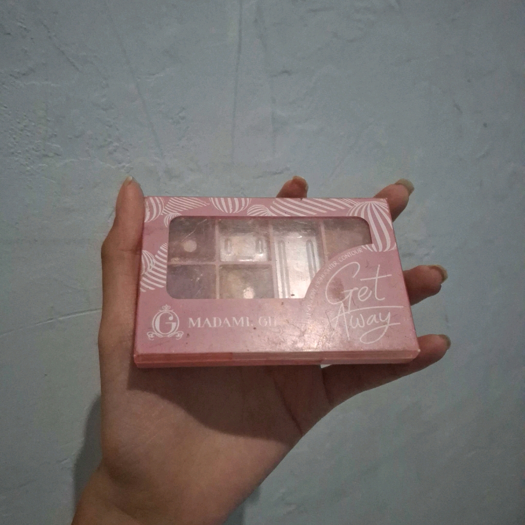 Get Away Make Up Palette imgfdn-bca4e249-107b-4853-8149-b7f59c6d34d3