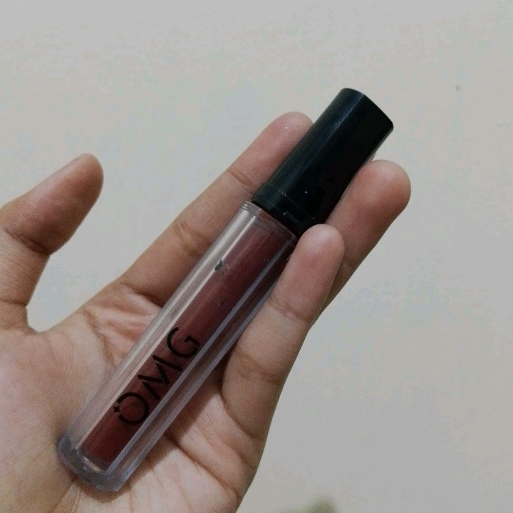 Oh My Glam Mattelast Lip Cream - 30 Cookie Bomb imgfdn-9633714d-a008-47b4-b2e4-13d2830a05e3