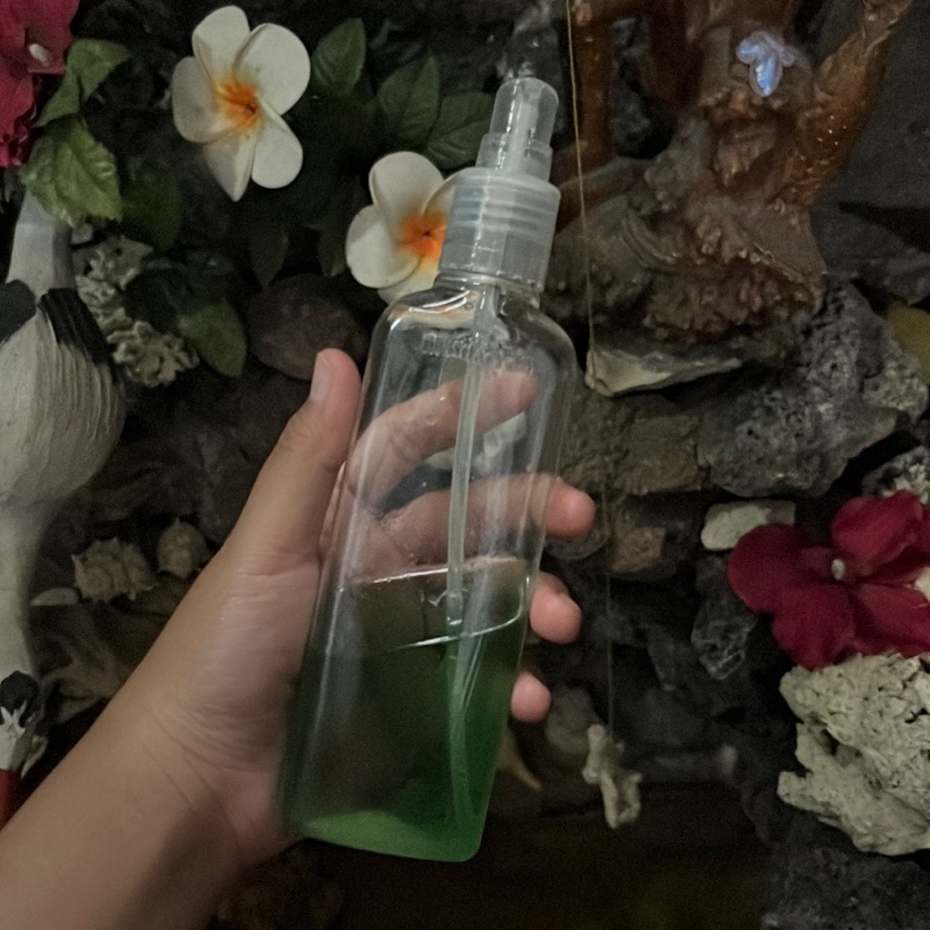 Minyak Cem-Ceman imgfdn-fe8f3295-b3c1-4e64-8f3b-f522079845b6