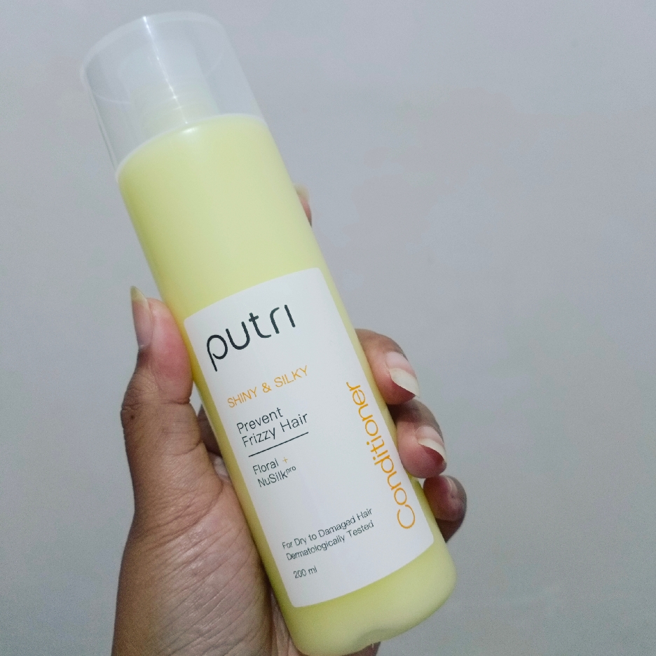 Conditioner - Floral imgfdn-83cd8260-b1f3-471a-8cd7-b3c4a6f3bb5c