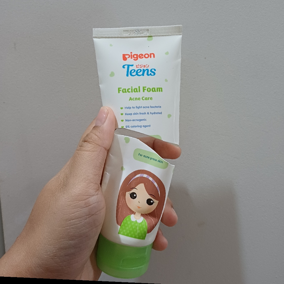 Facial Foam Acne Care imgfdn-d5699ab1-8378-4da4-88a3-07f9b5931dd3