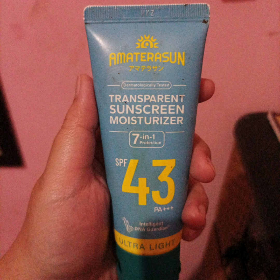 Transparent Sunscreen Moisturizer SPF 43 PA+++ imgfdn-fe320698-0266-4f19-b916-0bd5a33278ec