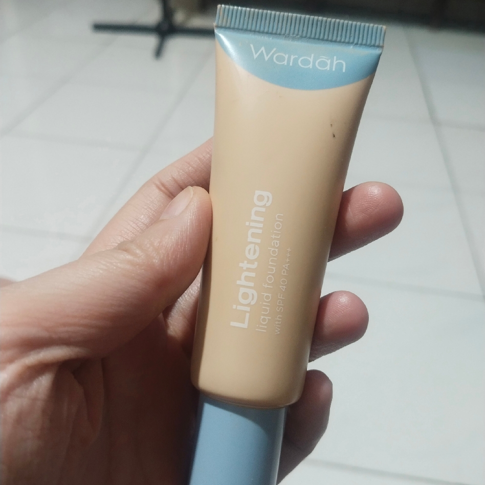 Lightening Liquid Foundation - 01 Neutral Fair (12N) - Reformulation in October 2023 imgfdn-a9dd70f1-bac1-4237-ae09-ab046004853a