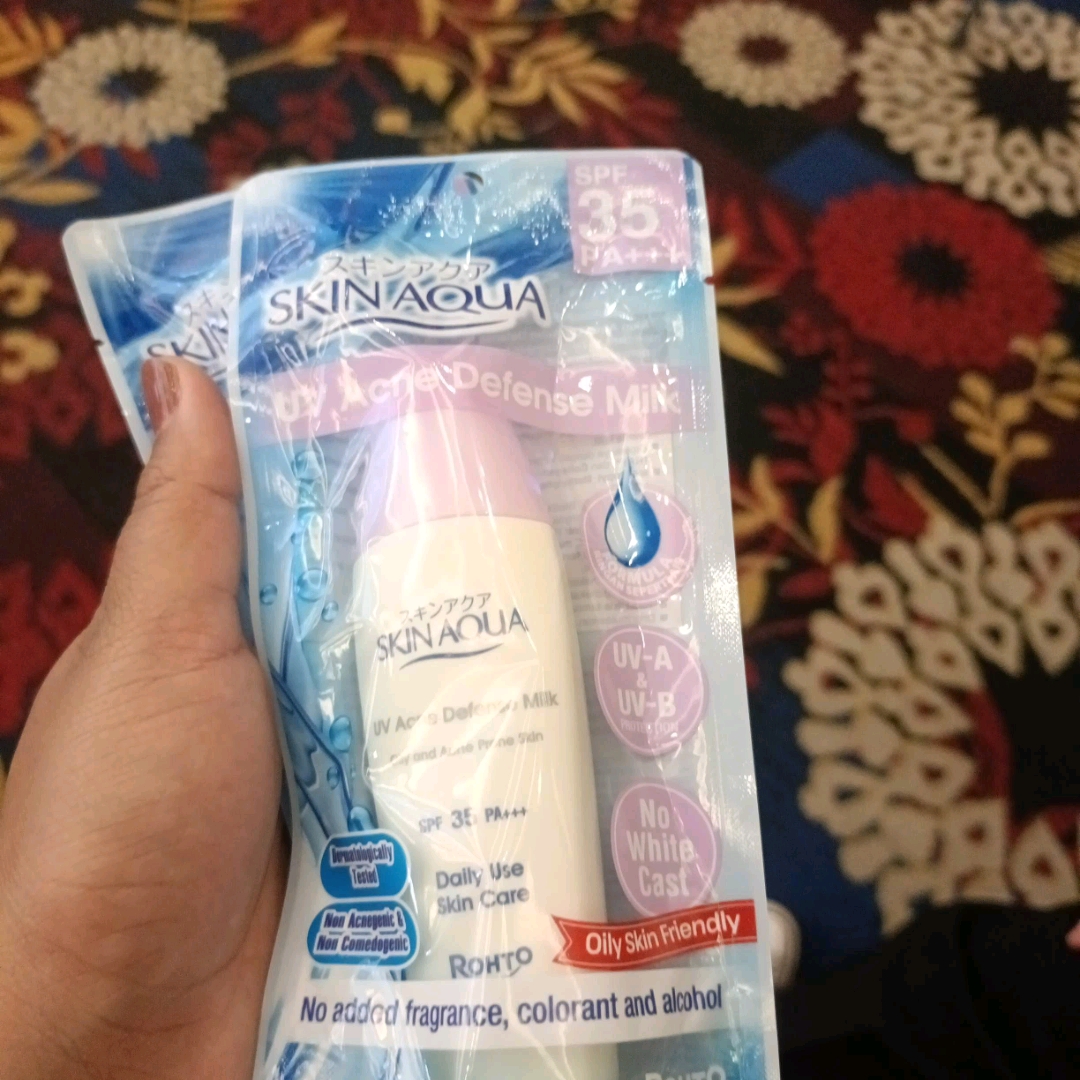 UV Whitening Milk imgfdn-44d18354-a6b0-4e3d-a7b5-70c73348d089