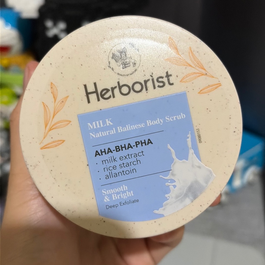 Natural Balinese Body Scrub AHA BHA PHA - Milk imgfdn-e781b975-e8f4-4c89-b714-75c08341ca7e