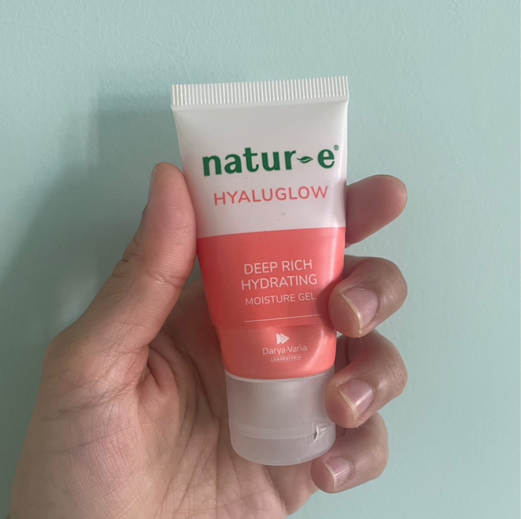 Hyaluglow Deep Rich Hydrating Moisture Gel imgfdn-2d5ca830-02d2-4645-a62b-8f84d9dee569