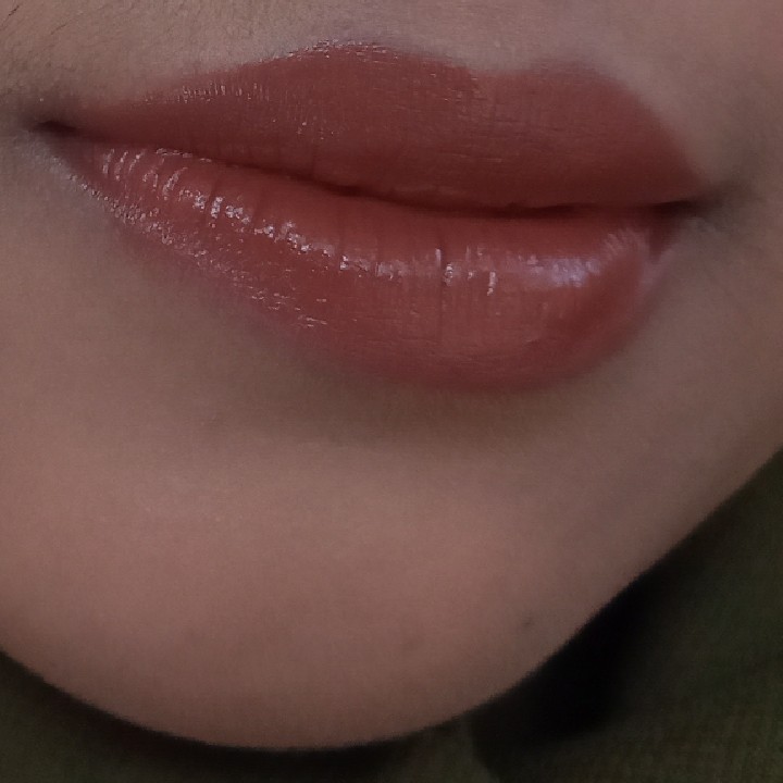 Watercolor Hydrating Lipstick - Nude Brown imgfdn-4d114d97-19dc-4e83-9ed9-d44e03be3d56