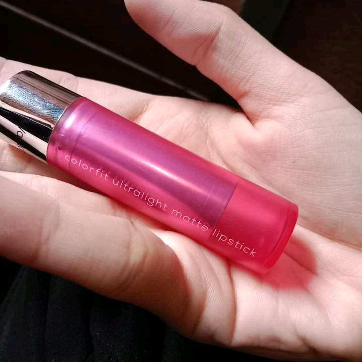 Colorfit Ultralight Matte Lipstick - Punch Fuschia imgfdn-3378eac7-8ec2-4a87-ade0-e9ccf01754cc