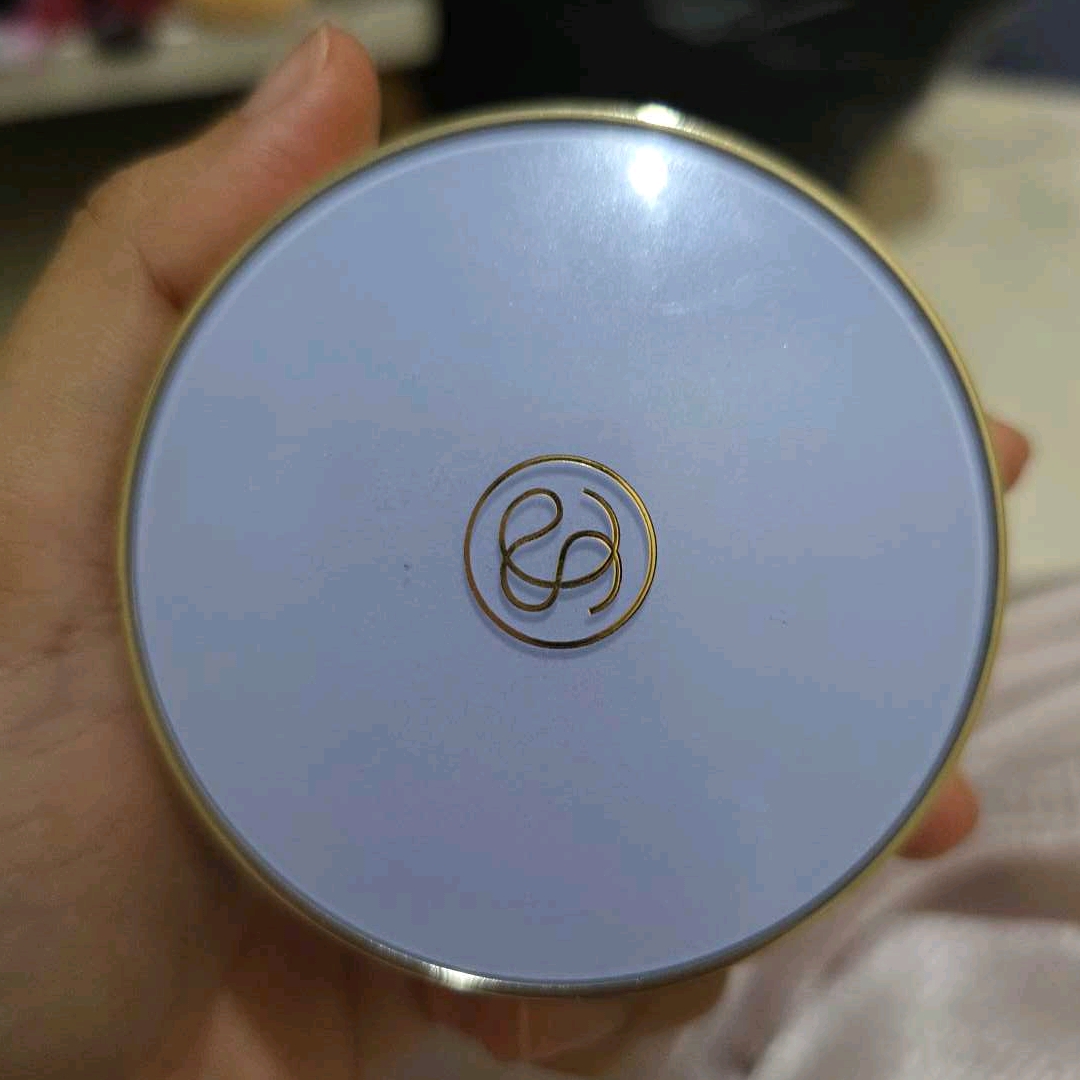 LIFT Oléoactif® White Truffle Flawless Cushion - 03 Beige imgfdn-768d63dd-e3e3-4691-b780-4fca71ff6ba3