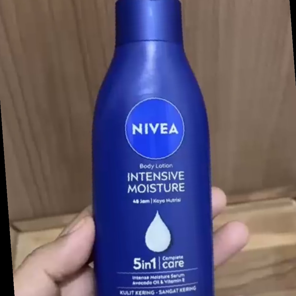 Intensive Moisture Body Lotion imgfdn-b1c2d4a9-e66a-4219-9a9b-a8f14fdc2bfd