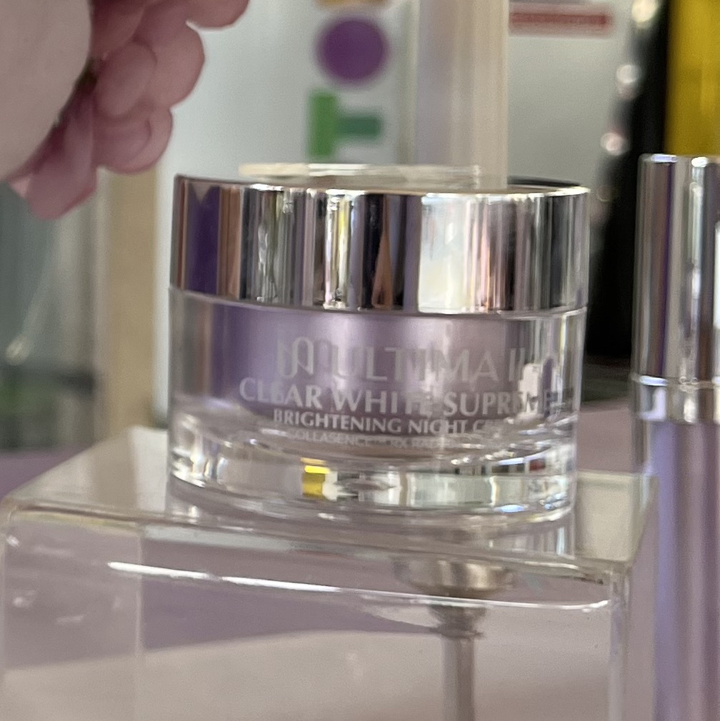 Clear White Supreme Brightening Night Cream imgfdn-83edc5f9-f8e7-4cf6-b67f-983c4e8adc48