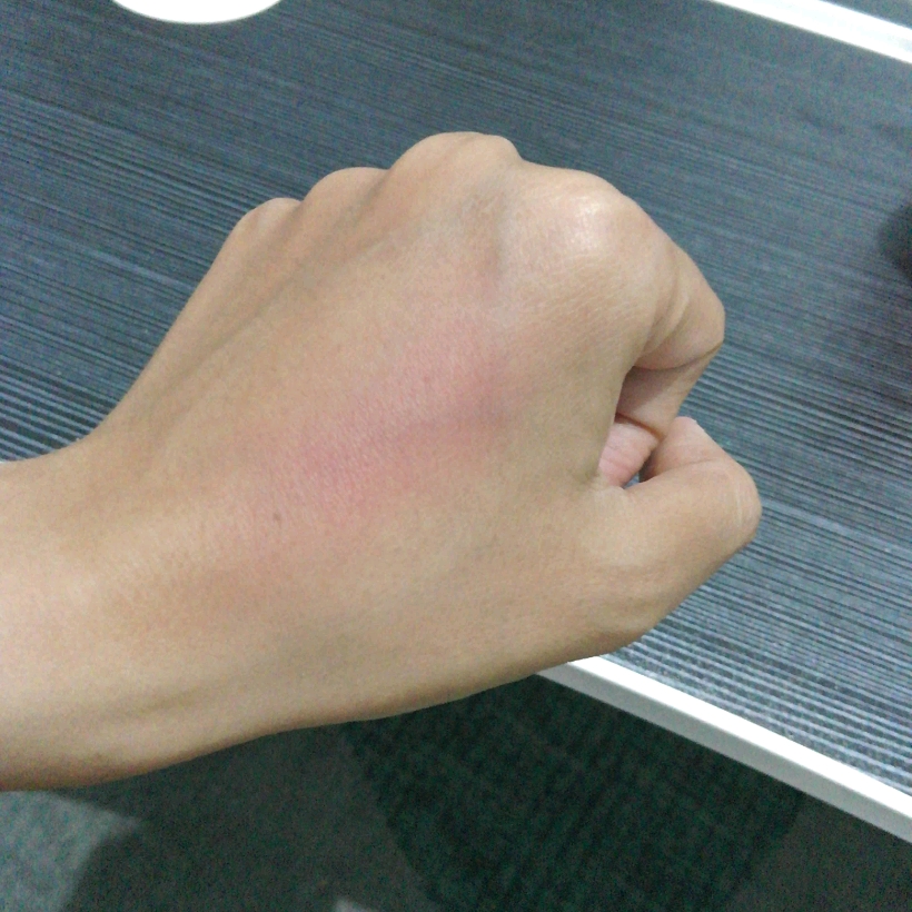Fin Touch Blush On - 03 Red Pink imgfdn-5d486e30-847a-4028-92af-c9e4a00b4f49