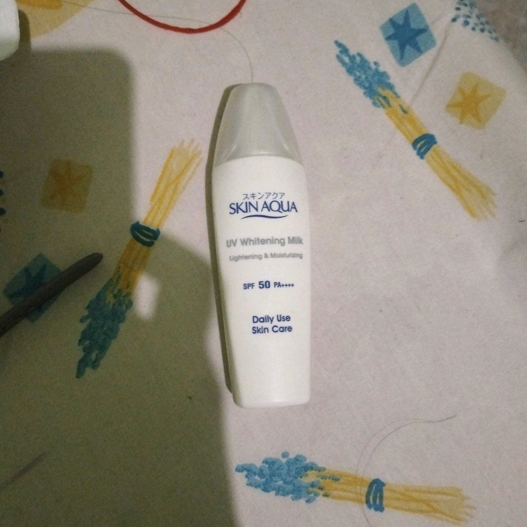 UV Whitening Milk imgfdn-5af55821-150f-4a0f-be71-4a867c166523
