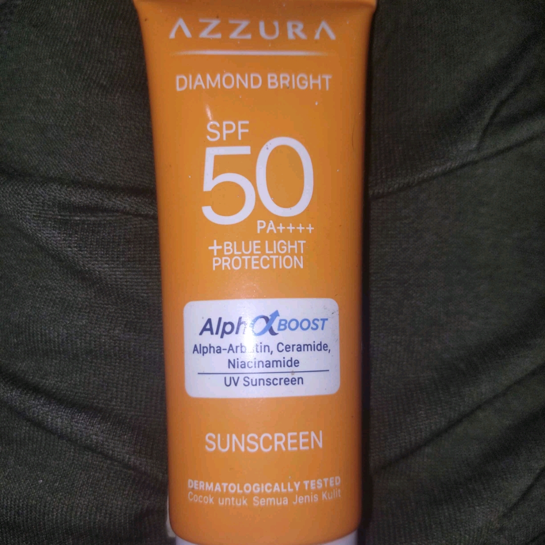 Diamond Bright Sunscreen SPF 50 PA ++++ imgfdn-7a224a25-e19b-4f8b-a874-688f934f2292