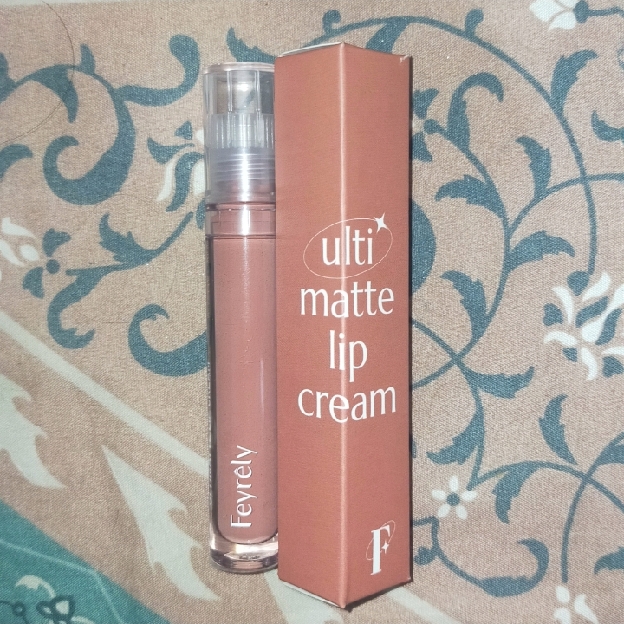Light Matte Lip Cream - Choco Gravel imgfdn-90a461bb-11ea-4720-a468-0d8d893f48d7