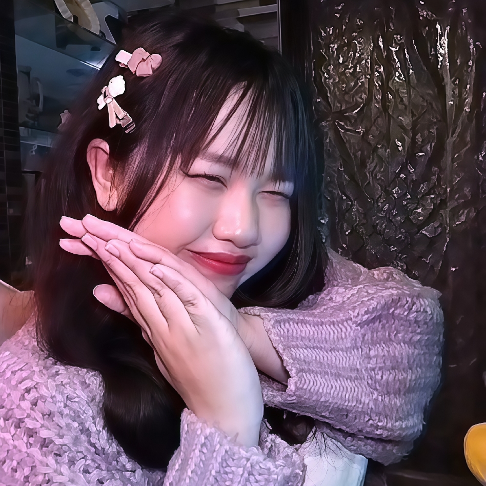 x Watsons Glow-getter Dewy Setting Spray imgfdn-f795c750-7a5f-44c6-9e95-5501ee2d22d3