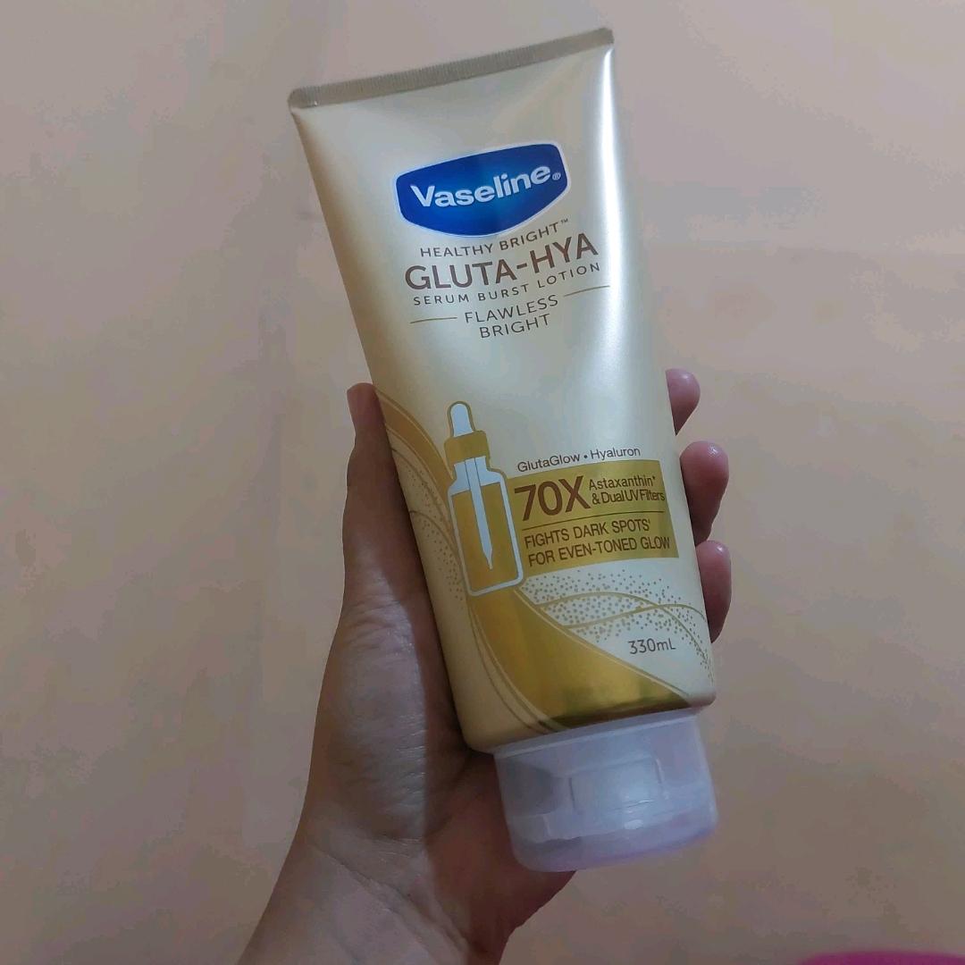 Healthy Bright Gluta-Hya Serum Burst Lotion - Flawless Bright imgfdn-26803f82-02cc-4374-a1ac-44ce588190f9