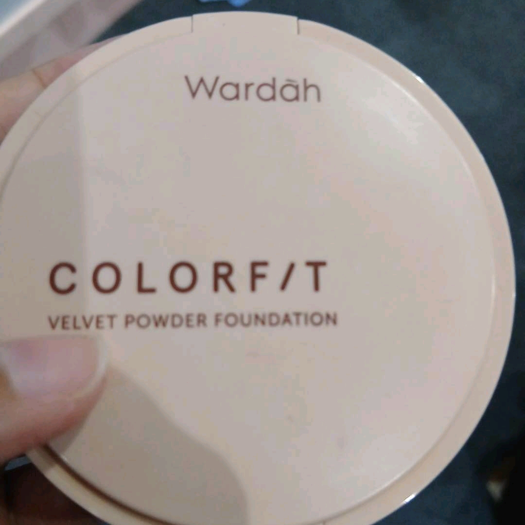 Colorfit Velvet Powder Foundation - 32N Neutral Beige imgfdn-e1a0c83d-f594-4899-b800-b1e0becac055